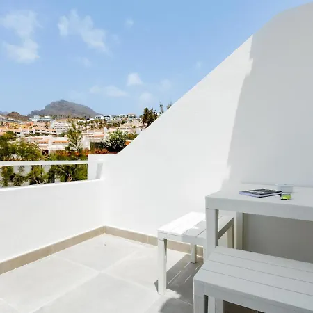 487 B Island Village Адехе