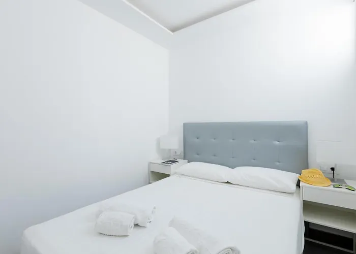 487 B Island Village Apartment *