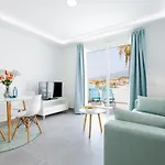 487 B Island Village アパート *